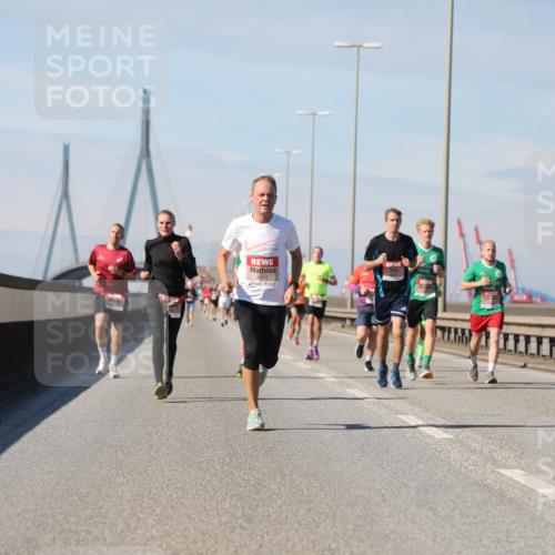 03.10.2025 - Köhlbrandbrückenlauf Yannick Fuchs http://msf.ph/oto/9186131 03.10.2025 11:44:11 Position 3 4074 meine-sportfotos.de