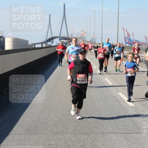 03.10.2025 - Köhlbrandbrückenlauf Yannick Fuchs http://msf.ph/oto/9186133 03.10.2025 12:05:21 Position 3  meine-sportfotos.de