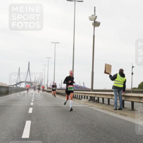 03.10.2025 - Köhlbrandbrückenlauf Matties Gatica Varas http://msf.ph/oto/9186135 03.10.2025 15:45:02 Position 3  meine-sportfotos.de