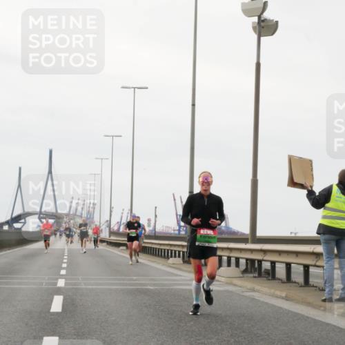 03.10.2025 - Köhlbrandbrückenlauf Matties Gatica Varas http://msf.ph/oto/9186136 03.10.2025 15:45:03 Position 3  meine-sportfotos.de
