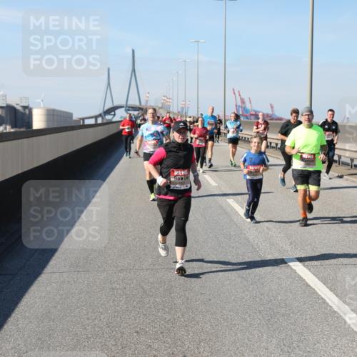 03.10.2025 - Köhlbrandbrückenlauf Yannick Fuchs http://msf.ph/oto/9186141 03.10.2025 12:05:21 Position 3  meine-sportfotos.de