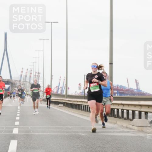 03.10.2025 - Köhlbrandbrückenlauf Matties Gatica Varas http://msf.ph/oto/9186142 03.10.2025 15:45:07 Position 3  meine-sportfotos.de
