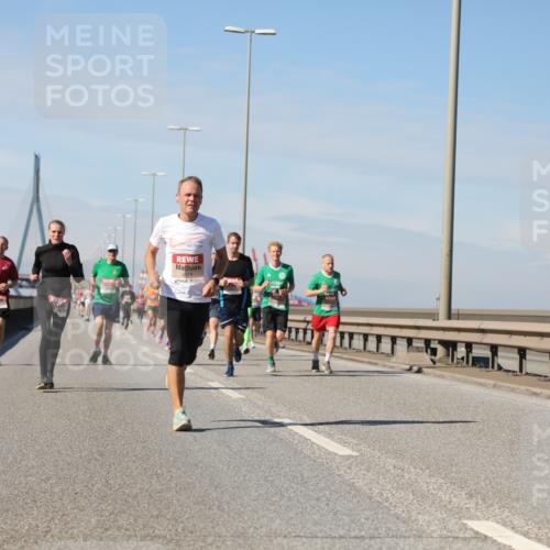 03.10.2025 - Köhlbrandbrückenlauf Yannick Fuchs http://msf.ph/oto/9186147 03.10.2025 11:44:13 Position 3  meine-sportfotos.de