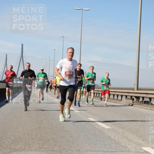 03.10.2025 - Köhlbrandbrückenlauf Yannick Fuchs http://msf.ph/oto/9186151 03.10.2025 11:44:13 Position 3  meine-sportfotos.de