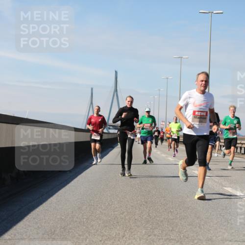 03.10.2025 - Köhlbrandbrückenlauf Yannick Fuchs http://msf.ph/oto/9186153 03.10.2025 11:44:13 Position 3 4074 meine-sportfotos.de