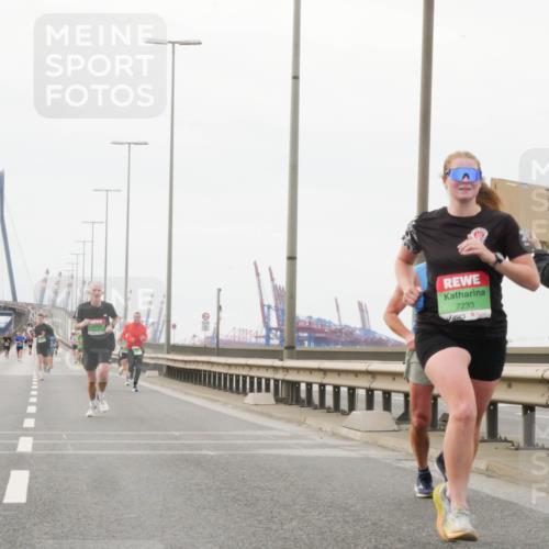 03.10.2025 - Köhlbrandbrückenlauf Matties Gatica Varas http://msf.ph/oto/9186155 03.10.2025 15:45:10 Position 3 7233 meine-sportfotos.de