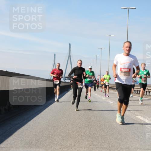03.10.2025 - Köhlbrandbrückenlauf Yannick Fuchs http://msf.ph/oto/9186157 03.10.2025 11:44:13 Position 3 074 meine-sportfotos.de