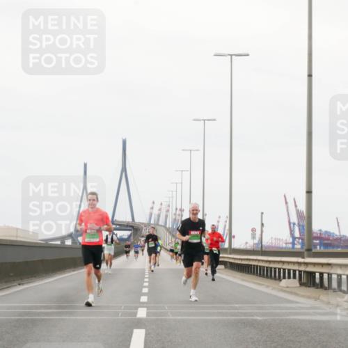 03.10.2025 - Köhlbrandbrückenlauf Matties Gatica Varas http://msf.ph/oto/9186159 03.10.2025 15:45:11 Position 3  meine-sportfotos.de