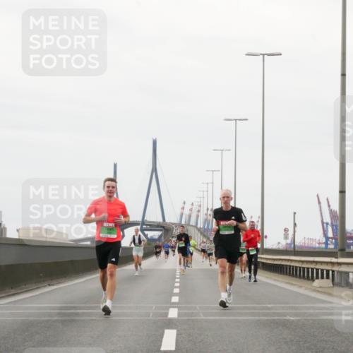 03.10.2025 - Köhlbrandbrückenlauf Matties Gatica Varas http://msf.ph/oto/9186164 03.10.2025 15:45:12 Position 3  meine-sportfotos.de