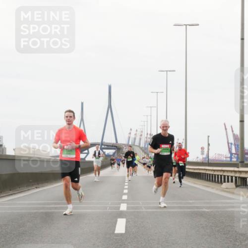 03.10.2025 - Köhlbrandbrückenlauf Matties Gatica Varas http://msf.ph/oto/9186165 03.10.2025 15:45:13 Position 3 7185 meine-sportfotos.de