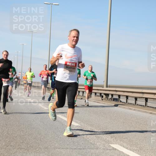 03.10.2025 - Köhlbrandbrückenlauf Yannick Fuchs http://msf.ph/oto/9186166 03.10.2025 11:44:14 Position 3 4074 meine-sportfotos.de