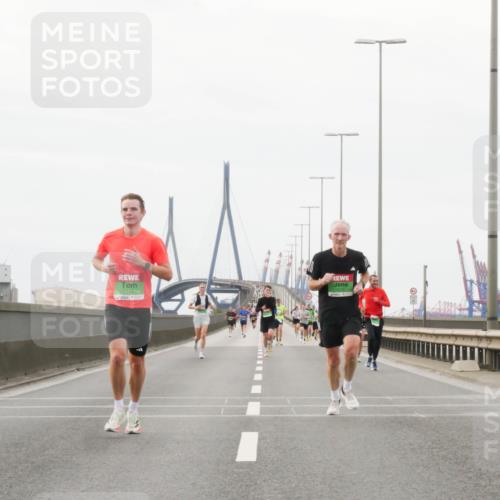 03.10.2025 - Köhlbrandbrückenlauf Matties Gatica Varas http://msf.ph/oto/9186170 03.10.2025 15:45:13 Position 3 7185 meine-sportfotos.de