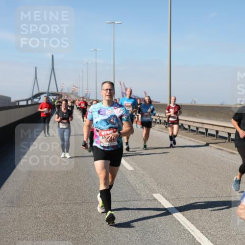 03.10.2025 - Köhlbrandbrückenlauf Yannick Fuchs http://msf.ph/oto/9186173 03.10.2025 12:05:24 Position 3 6668 meine-sportfotos.de