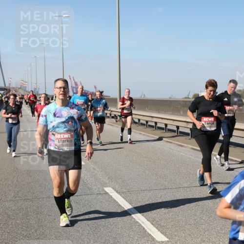 03.10.2025 - Köhlbrandbrückenlauf Yannick Fuchs http://msf.ph/oto/9186177 03.10.2025 12:05:24 Position 3 5649, 6668 meine-sportfotos.de