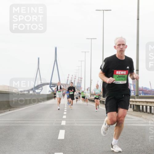 03.10.2025 - Köhlbrandbrückenlauf Matties Gatica Varas http://msf.ph/oto/9186180 03.10.2025 15:45:16 Position 3 7276 meine-sportfotos.de