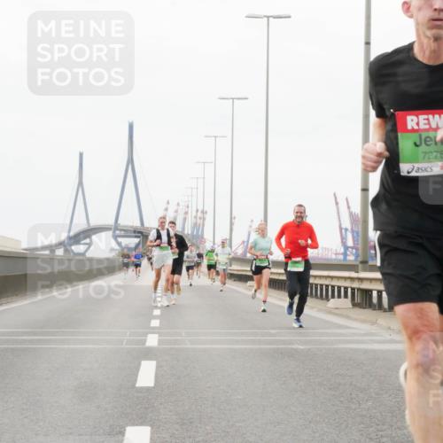 03.10.2025 - Köhlbrandbrückenlauf Matties Gatica Varas http://msf.ph/oto/9186184 03.10.2025 15:45:17 Position 3 7276 meine-sportfotos.de