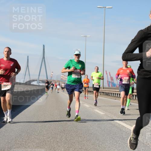 03.10.2025 - Köhlbrandbrückenlauf Yannick Fuchs http://msf.ph/oto/9186188 03.10.2025 11:44:16 Position 3 6666, 07, 1299 meine-sportfotos.de