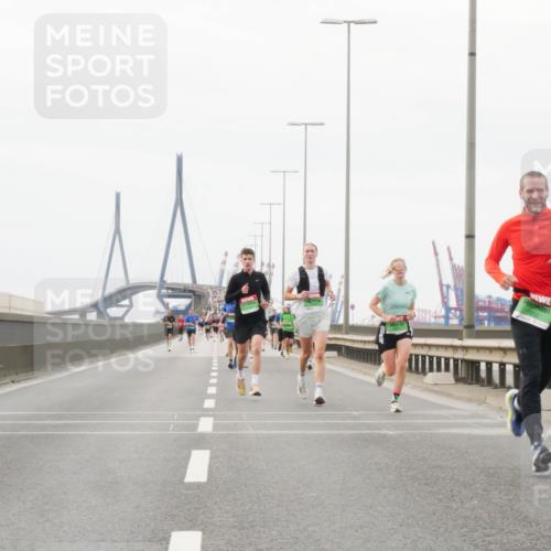 03.10.2025 - Köhlbrandbrückenlauf Matties Gatica Varas http://msf.ph/oto/9186197 03.10.2025 15:45:20 Position 3 7202 meine-sportfotos.de