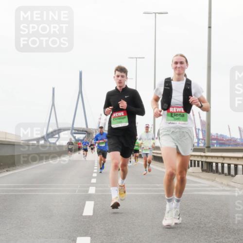 03.10.2025 - Köhlbrandbrückenlauf Matties Gatica Varas http://msf.ph/oto/9186218 03.10.2025 15:45:24 Position 3 7496, 7193 meine-sportfotos.de