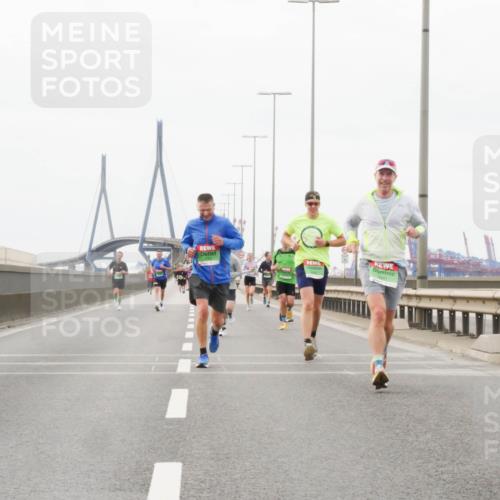 03.10.2025 - Köhlbrandbrückenlauf Matties Gatica Varas http://msf.ph/oto/9186237 03.10.2025 15:45:28 Position 3  meine-sportfotos.de