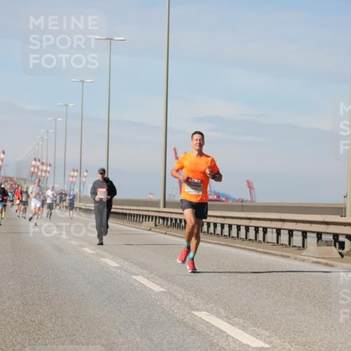 03.10.2025 - Köhlbrandbrückenlauf Yannick Fuchs http://msf.ph/oto/9186238 03.10.2025 11:44:20 Position 3  meine-sportfotos.de