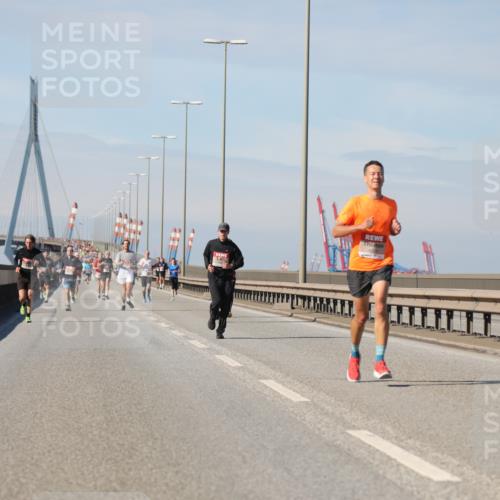 03.10.2025 - Köhlbrandbrückenlauf Yannick Fuchs http://msf.ph/oto/9186242 03.10.2025 11:44:21 Position 3  meine-sportfotos.de