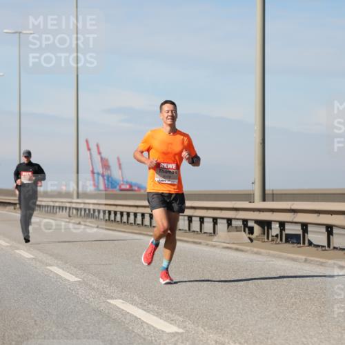 03.10.2025 - Köhlbrandbrückenlauf Yannick Fuchs http://msf.ph/oto/9186244 03.10.2025 11:44:21 Position 3 4119 meine-sportfotos.de