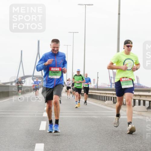 03.10.2025 - Köhlbrandbrückenlauf Matties Gatica Varas http://msf.ph/oto/9186247 03.10.2025 15:45:31 Position 3 7282, 9391 meine-sportfotos.de