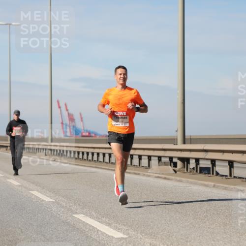 03.10.2025 - Köhlbrandbrückenlauf Yannick Fuchs http://msf.ph/oto/9186248 03.10.2025 11:44:22 Position 3 4119 meine-sportfotos.de