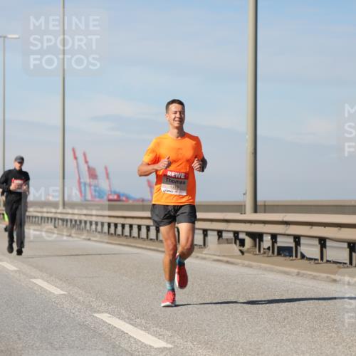 03.10.2025 - Köhlbrandbrückenlauf Yannick Fuchs http://msf.ph/oto/9186251 03.10.2025 11:44:22 Position 3 4119 meine-sportfotos.de