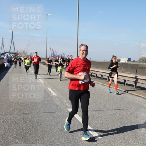 03.10.2025 - Köhlbrandbrückenlauf Yannick Fuchs http://msf.ph/oto/9186264 03.10.2025 12:05:30 Position 3  meine-sportfotos.de