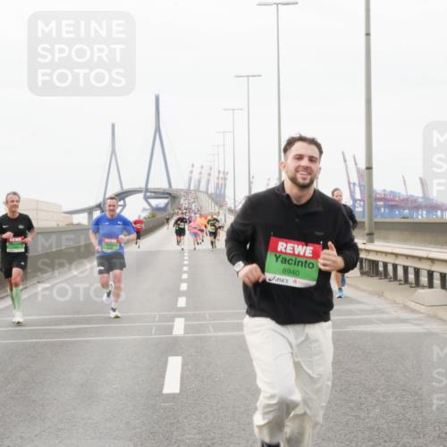 03.10.2025 - Köhlbrandbrückenlauf Matties Gatica Varas http://msf.ph/oto/9186265 03.10.2025 15:45:38 Position 3 8940 meine-sportfotos.de