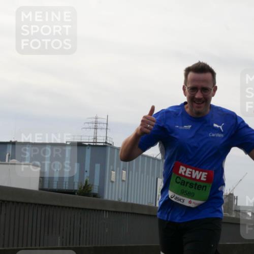 03.10.2025 - Köhlbrandbrückenlauf Matties Gatica Varas http://msf.ph/oto/9186273 03.10.2025 15:45:43 Position 3 9589 meine-sportfotos.de
