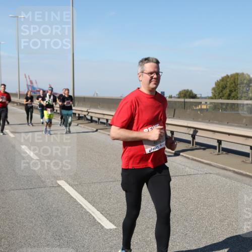03.10.2025 - Köhlbrandbrückenlauf Yannick Fuchs http://msf.ph/oto/9186277 03.10.2025 12:05:31 Position 3 4915 meine-sportfotos.de