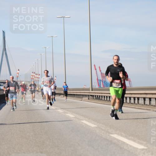 03.10.2025 - Köhlbrandbrückenlauf Yannick Fuchs http://msf.ph/oto/9186279 03.10.2025 11:44:27 Position 3  meine-sportfotos.de