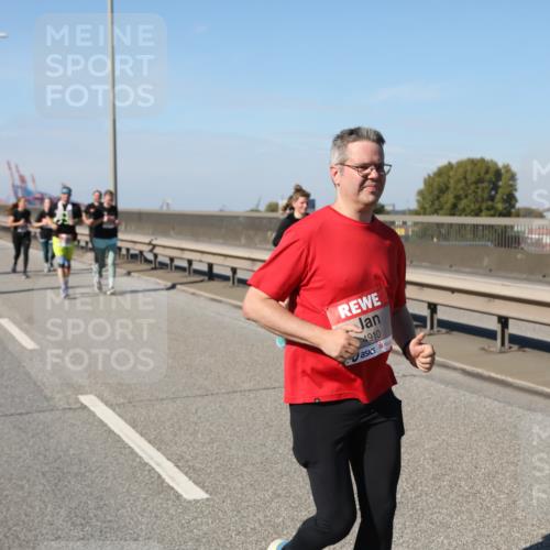 03.10.2025 - Köhlbrandbrückenlauf Yannick Fuchs http://msf.ph/oto/9186280 03.10.2025 12:05:31 Position 3 4910 meine-sportfotos.de