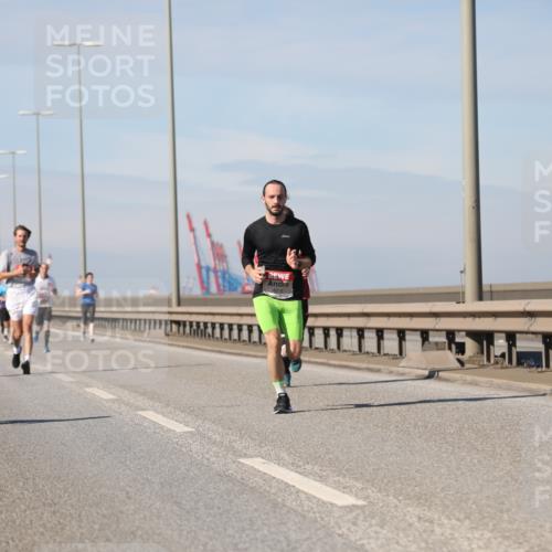 03.10.2025 - Köhlbrandbrückenlauf Yannick Fuchs http://msf.ph/oto/9186281 03.10.2025 11:44:28 Position 3  meine-sportfotos.de