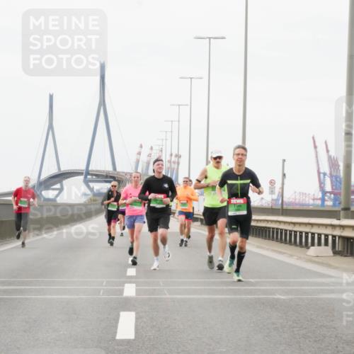 03.10.2025 - Köhlbrandbrückenlauf Matties Gatica Varas http://msf.ph/oto/9186285 03.10.2025 15:45:50 Position 3  meine-sportfotos.de