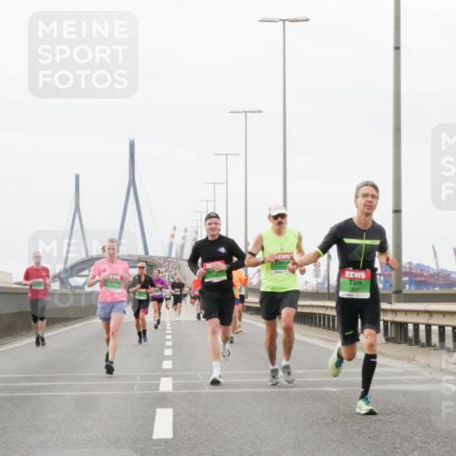 03.10.2025 - Köhlbrandbrückenlauf Matties Gatica Varas http://msf.ph/oto/9186293 03.10.2025 15:45:52 Position 3 9113, 7598 meine-sportfotos.de