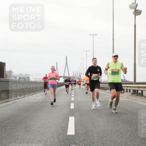 03.10.2025 - Köhlbrandbrückenlauf Matties Gatica Varas http://msf.ph/oto/9186305 03.10.2025 15:45:54 Position 3 9113 meine-sportfotos.de