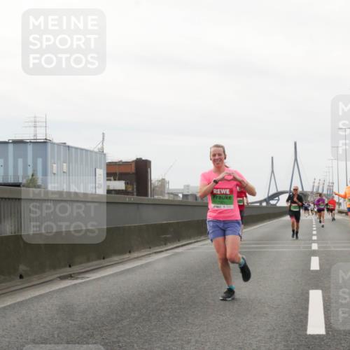 03.10.2025 - Köhlbrandbrückenlauf Matties Gatica Varas http://msf.ph/oto/9186313 03.10.2025 15:45:56 Position 3 7301 meine-sportfotos.de