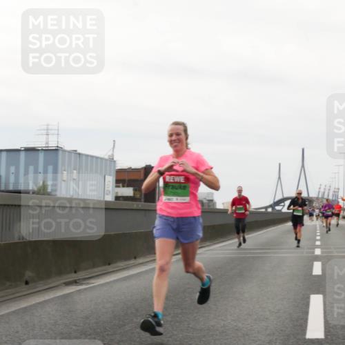 03.10.2025 - Köhlbrandbrückenlauf Matties Gatica Varas http://msf.ph/oto/9186314 03.10.2025 15:45:56 Position 3 055, 7309 meine-sportfotos.de