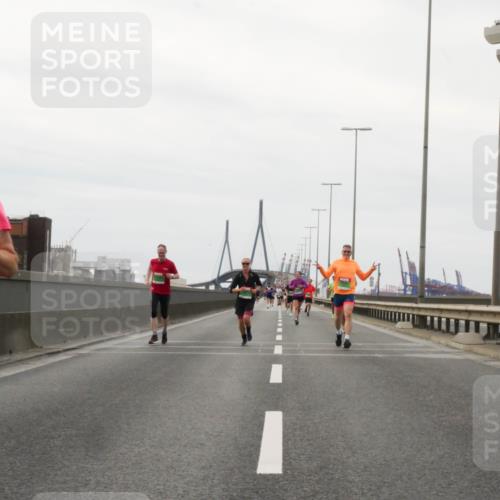 03.10.2025 - Köhlbrandbrückenlauf Matties Gatica Varas http://msf.ph/oto/9186317 03.10.2025 15:45:57 Position 3 730 meine-sportfotos.de