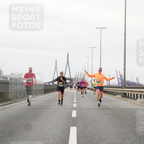 03.10.2025 - Köhlbrandbrückenlauf Matties Gatica Varas http://msf.ph/oto/9186318 03.10.2025 15:45:57 Position 3  meine-sportfotos.de