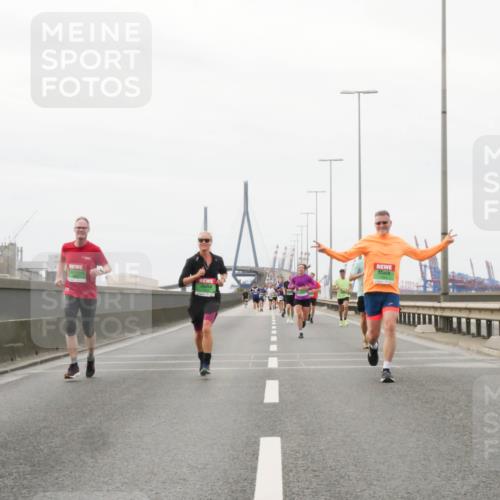 03.10.2025 - Köhlbrandbrückenlauf Matties Gatica Varas http://msf.ph/oto/9186322 03.10.2025 15:45:58 Position 3  meine-sportfotos.de