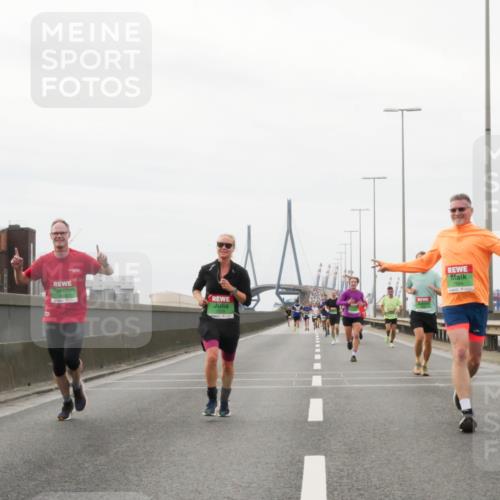 03.10.2025 - Köhlbrandbrückenlauf Matties Gatica Varas http://msf.ph/oto/9186328 03.10.2025 15:45:59 Position 3 7584 meine-sportfotos.de