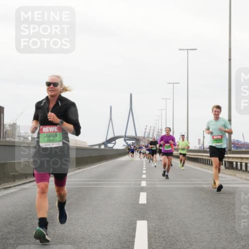 03.10.2025 - Köhlbrandbrückenlauf Matties Gatica Varas http://msf.ph/oto/9186335 03.10.2025 15:46:01 Position 3 7223 meine-sportfotos.de