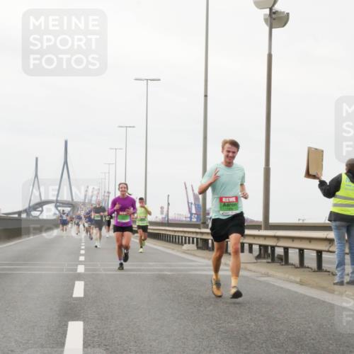 03.10.2025 - Köhlbrandbrückenlauf Matties Gatica Varas http://msf.ph/oto/9186339 03.10.2025 15:46:01 Position 3  meine-sportfotos.de