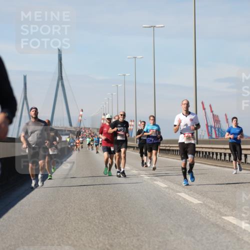 03.10.2025 - Köhlbrandbrückenlauf Yannick Fuchs http://msf.ph/oto/9186344 03.10.2025 11:44:34 Position 3  meine-sportfotos.de