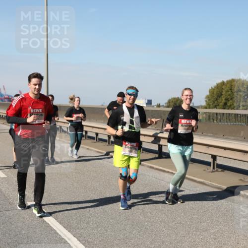 03.10.2025 - Köhlbrandbrückenlauf Yannick Fuchs http://msf.ph/oto/9186345 03.10.2025 12:05:35 Position 3 5610 meine-sportfotos.de